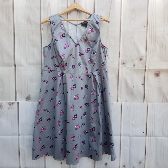 Lane Bryant Dresses & Skirts - Lane Bryant Floral Sleeveless Dress Size 18